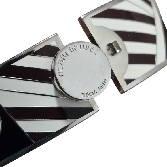 Henri Bendel Geometric Hinged Bangle-EUC - Picture 5 of 7